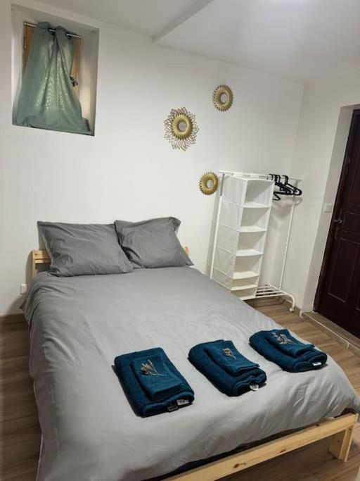 Appartement T2 Cosy Centre-Ville Pernes-les-Fontaines Esterno foto
