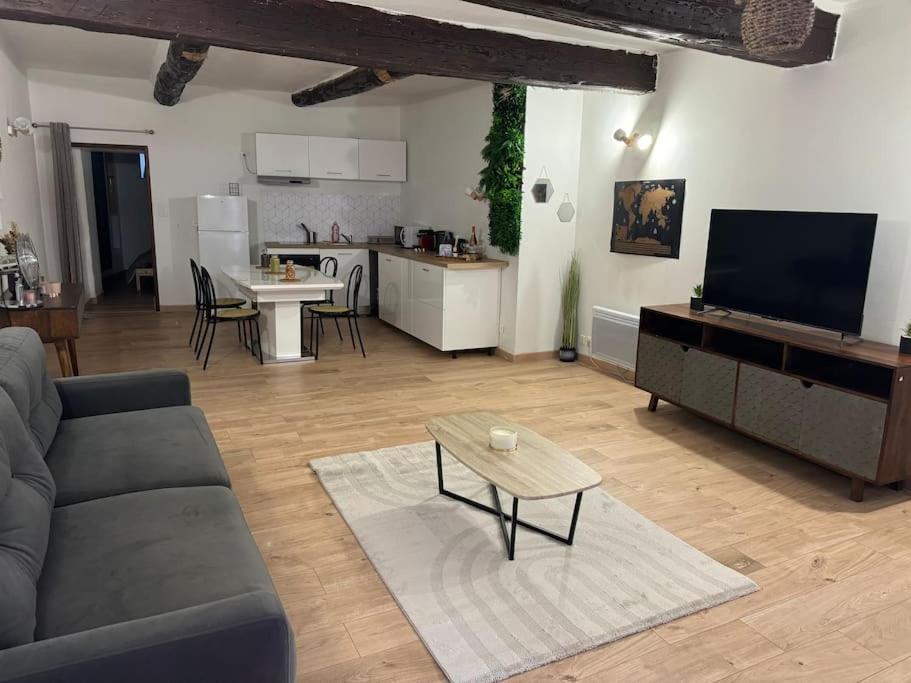 Appartement T2 Cosy Centre-Ville Pernes-les-Fontaines Esterno foto