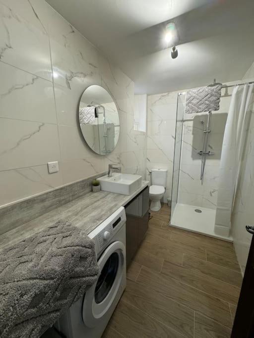 Appartement T2 Cosy Centre-Ville Pernes-les-Fontaines Esterno foto